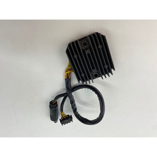 Regolatore tensione - di,